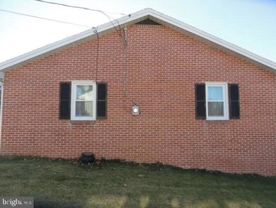 1423 Brechbill Rd unit 6, Chambersburg, PA 17202 - photo 5