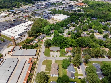 675 Hunting Creek Ln SE, Conyers, GA 30013 - photo 7