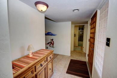 2559_foyer3