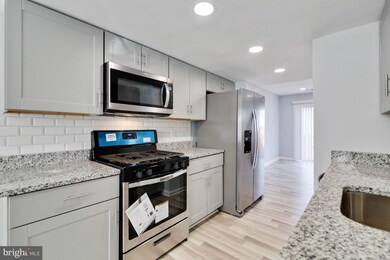 2027 Mayflower Dr, Woodbridge, VA 22192 - photo 4