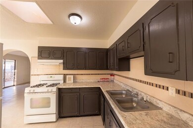 1131 Belen Rd, El Paso, TX 79915 - photo 5
