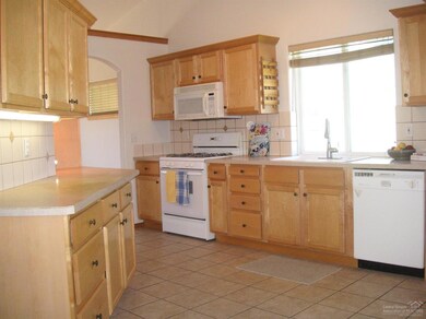 21351 Puffin Dr, Bend, OR 97701 - photo 3