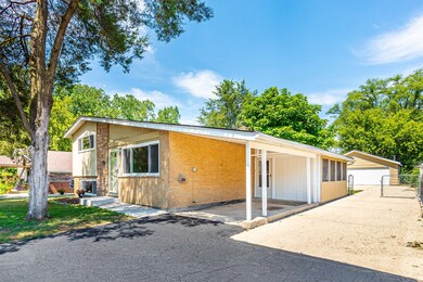 908 E Crockett Ave, Addison, IL 60101 - photo 6