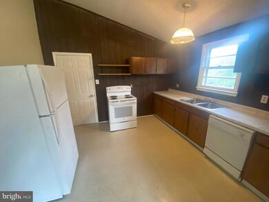 292 Arnold Dr, Hedgesville, WV 25427 - photo 7