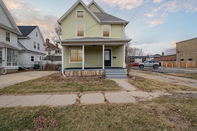 01-320-W-Genesee-St-Lansing-MI-48933-Win