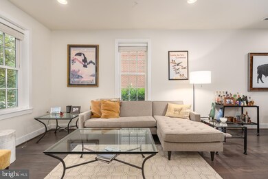 916 Slaters Ln, Alexandria, VA 22314 - photo 4