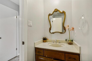 1/2 bath