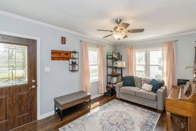 1304 48th St, Des Moines, IA 50311 - photo 2