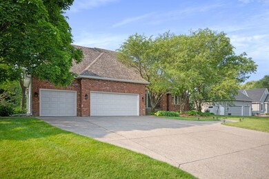15819 Elodie Ln, Minnetonka, MN 55345 - photo 3