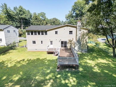 25 Robin Rd, Poughkeepsie, NY 12601 - photo 3