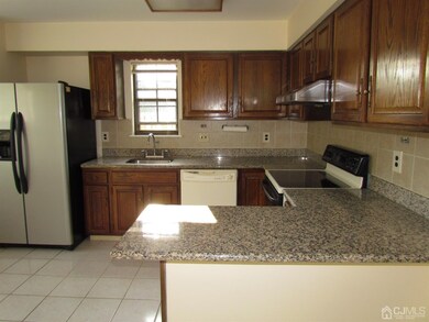 Eat-in Kitchen - 3.