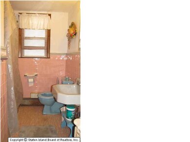 46 Chesterton Ave, Staten Island, NY 10306 - photo 5