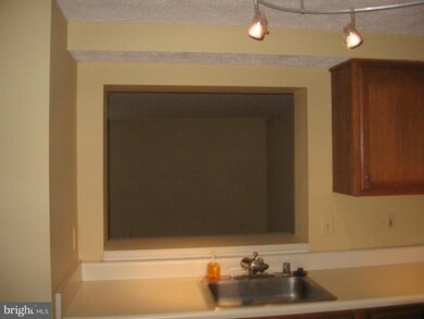 2557 Log Mill Ct unit 4, Crofton, MD 21114 - photo 4