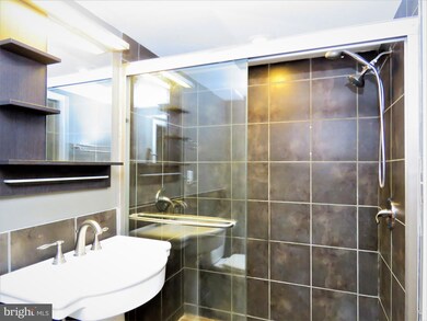 2309 Freetown Ct unit 21C, Reston, VA 20191 - photo 3