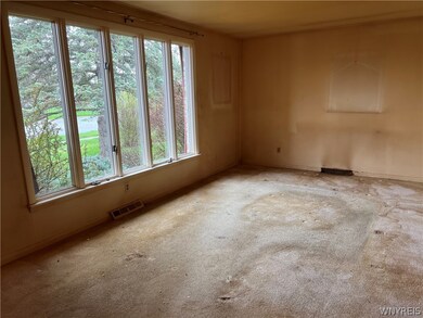 Ranch or 1st unit living room.