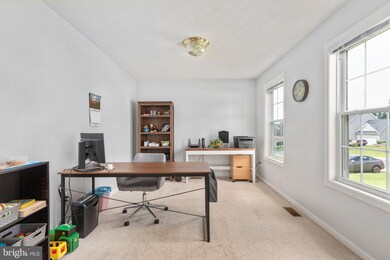 708 Crystal Ln, Strasburg, VA 22657 - photo 4