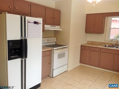 533 S Linden Ave, Waynesboro, VA 22980 - photo 6