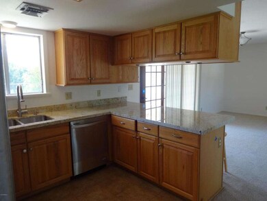 Kitchen w-Breakfast Bar