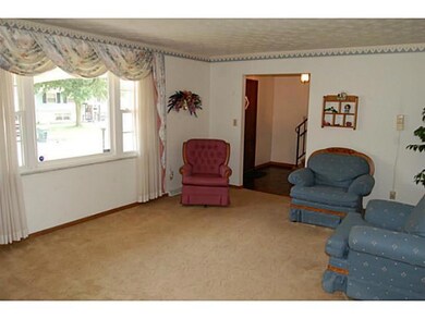 2853 Longfield Rd, Columbus, OH 43204 - photo 6