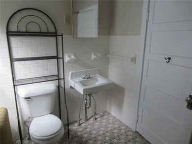 18 Payan St unit 2R, West Warwick, RI 02893 - photo 5