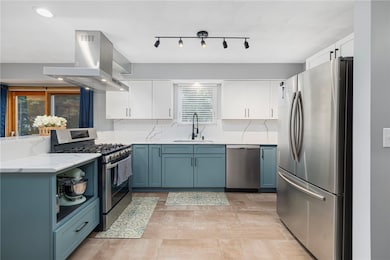 5 Cyr Ct, West Warwick, RI 02893 - photo 3