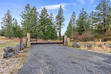 Inside-Spokane-Inglenook New-3