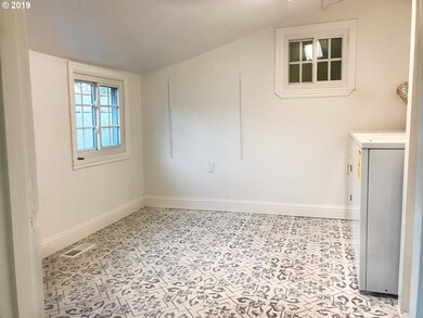 209 E Columbia Dr, Newberg, OR 97132 - photo 7