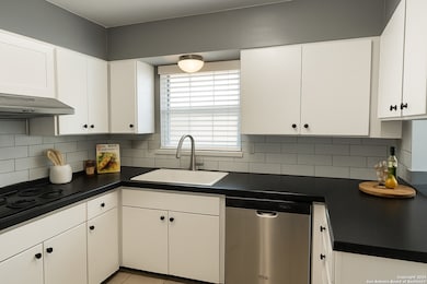 8715 Starcrest Dr unit 23, San Antonio, TX 78217 - photo 3