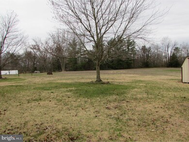 29 Laytons Lake Dr, Penns Grove, NJ 08069 - photo 2