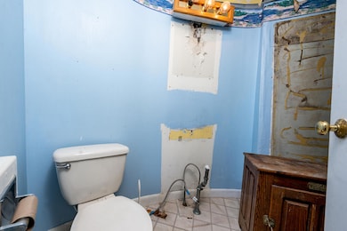 Second floor full bath