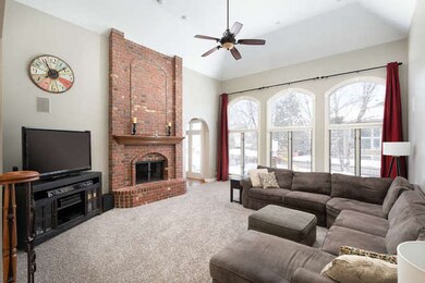 4268 Colton Cir unit 4, Naperville, IL 60564 - photo 4