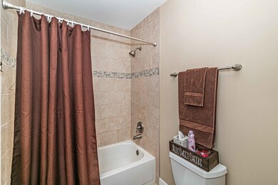 657 Thorntree Ct unit C2, Bartlett, IL 60103 - photo 4