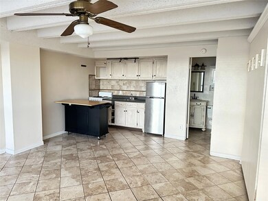 5916 Lago Vista Way unit B18, Lago Vista, TX 78645 - photo 2