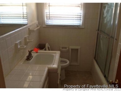 7562 Decatur Dr, Fayetteville, NC 28303 - photo 6