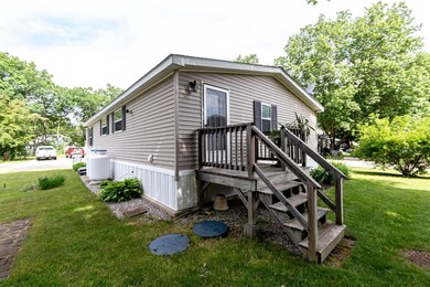 464 Boston Post Rd unit 12, Amherst, NH 03031 - photo 3