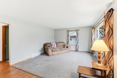 30740 Palmer Ct, Lindstrom, MN 55045 - photo 4