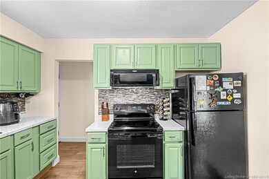 533 Broadway St, Austin, IN 47102 - photo 6