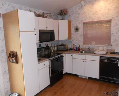 18 Hilltop Ct, Troy, NY 12182 - photo 4