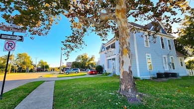 145 N Kealy Ave unit 1, Lewisville, TX 75057 - photo 3