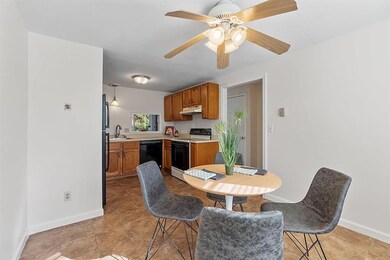 165 Bunker Hill Ave unit 2, Stratham, NH 03885 - photo 5