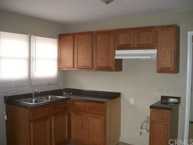 16620 E St, Victorville, CA 92395 - photo 4