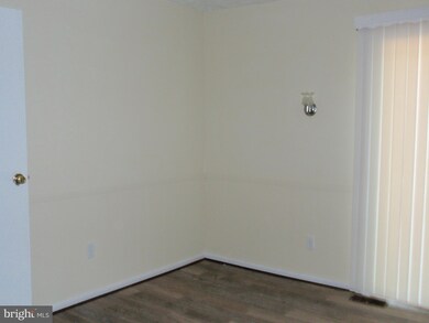 1541 Harford Square Dr, Edgewood, MD 21040 - photo 5