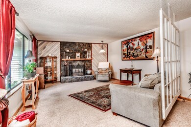 21093 SE Azalia Ave, Bend-17