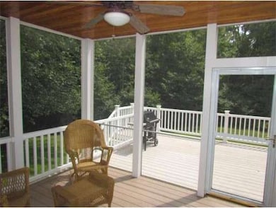 9B Blackthorn Rd, Shrewsbury, MA 01545 - photo 7