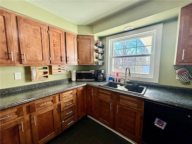 47 Richards Dr, Whitney Point, NY 13862 - photo 4