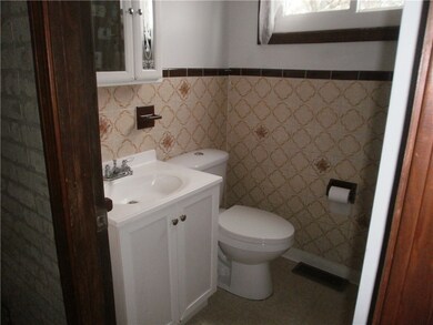 1st Floor Bathroom