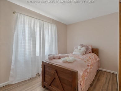 2302 Myers Ave, Dunbar, WV 25064 - photo 7