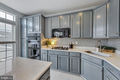 16411 Steerage Cir, Woodbridge, VA 22191 - photo 3