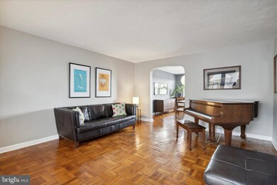 6820 Clover Ln, Upper Darby, PA 19082 - photo 3