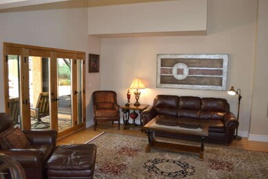 910 E Becker Ln, Phoenix, AZ 85020 - photo 4